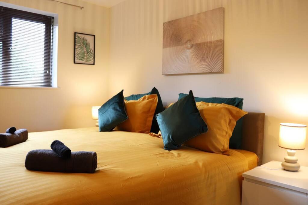 Cosy 3 Bedroom 2 Bathroom House With Parking Sheldon  Eksteriør bilde