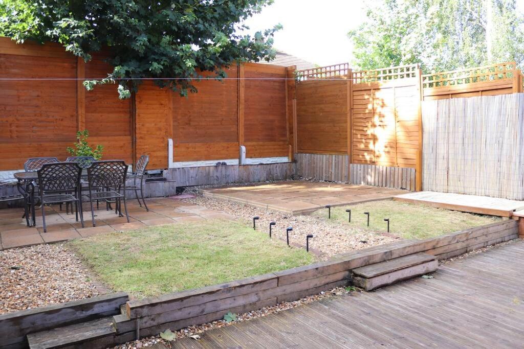 Cosy 3 Bedroom 2 Bathroom House With Parking Sheldon  Eksteriør bilde