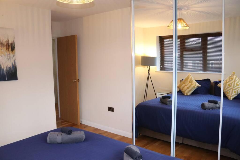 Cosy 3 Bedroom 2 Bathroom House With Parking Sheldon  Eksteriør bilde